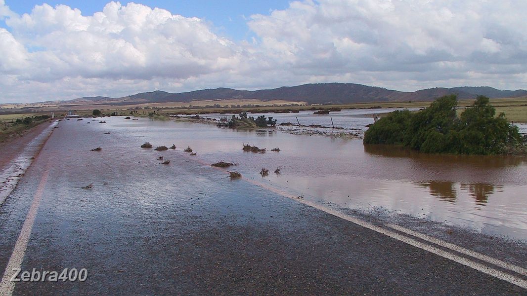 23-Flash flooding near Burra Gorge.JPG